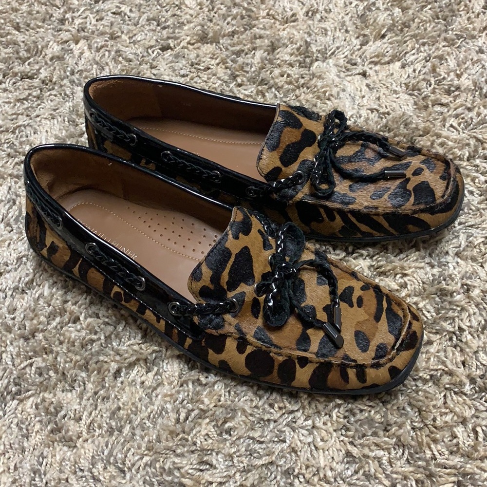 Donald Pliner Leopard print loafer SZ 8.5